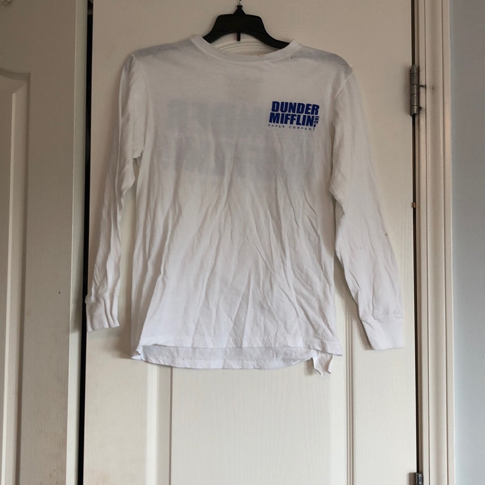 The office Dunder mifflin t-shirt.